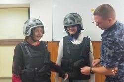 Ведомственная акция «Каникулы с Росгвардией» продолжает знакомить ямальских школьников со спецификой службы правоохранителей Ведомственная акция «Каникулы с Росгвардией» продолжает знакомить ямальских школьников со спецификой службы правоохранителей