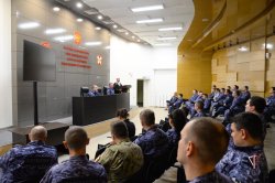 На Ямале прошла встреча росгвардейцев с заместителем муфтия регионального духовного управления мусульман На Ямале прошла встреча росгвардейцев с заместителем муфтия регионального духовного управления мусульман