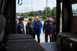 Заместитель командующего Уральским округом встретился с губернатором Ямала и проинспектировал спецподразделение Росгвардии Заместитель командующего Уральским округом встретился с губернатором Ямала и проинспектировал спецподразделение Росгвардии