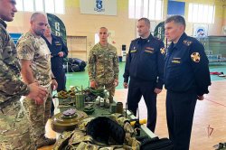 Заместитель командующего Уральским округом встретился с губернатором Ямала и проинспектировал спецподразделение Росгвардии Заместитель командующего Уральским округом встретился с губернатором Ямала и проинспектировал спецподразделение Росгвардии