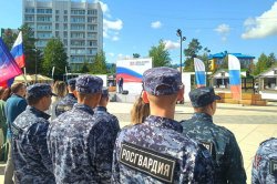 На Ямале Росгвардия приняла участие в мероприятиях, приуроченных ко Дню государственного флага На Ямале Росгвардия приняла участие в мероприятиях, приуроченных ко Дню государственного флага