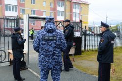 Росгвардия принимает участие в охране правопорядка в День знаний на Ямале Росгвардия принимает участие в охране правопорядка в День знаний на Ямале