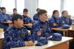 Росгвардейцы рассказали подшефным ямальским кадетам о трагедии в Беслане Росгвардейцы рассказали подшефным ямальским кадетам о трагедии в Беслане