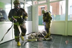 Межведомственная тренировка Росгвардии и МЧС состоялась на Ямале Межведомственная тренировка Росгвардии и МЧС состоялась на Ямале