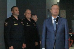 В Тюмени генерал-полковник полиции Анатолий Маликов открыл ведомственный мультимедийный проект «Росгвардия. Всегда а страже» В Тюмени генерал-полковник полиции Анатолий Маликов открыл ведомственный мультимедийный проект «Росгвардия. Всегда а страже»