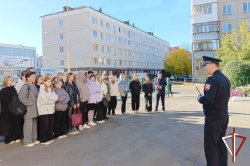 Сотрудники Росгвардии проводят уроки безопасности в зауральских школах Сотрудники Росгвардии проводят уроки безопасности в зауральских школах