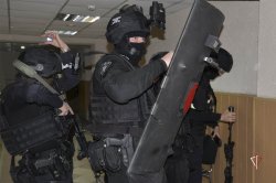 Ямальские журналисты понаблюдали за боевой подготовкой сотрудников СОБР Росгвардии Ямальские журналисты понаблюдали за боевой подготовкой сотрудников СОБР Росгвардии