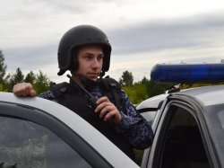 Сотрудники Росгвардии пресекли конфликт нетрезвого водителя со сторожем ГСК Сотрудники Росгвардии пресекли конфликт нетрезвого водителя со сторожем ГСК