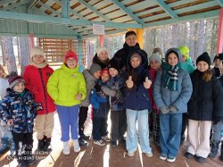 Транспортные полицейские Серова организовали в оздоровительном лагере квест-игру «Тропа безопасности-2024» Транспортные полицейские Серова организовали в оздоровительном лагере квест-игру «Тропа безопасности-2024»