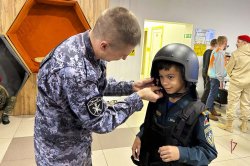 На Ямале росгвардейцы приняли участие в военно-патриотической акции «День призывника» На Ямале росгвардейцы приняли участие в военно-патриотической акции «День призывника»
