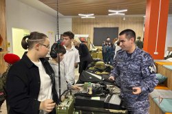 На Ямале росгвардейцы приняли участие в военно-патриотической акции «День призывника» На Ямале росгвардейцы приняли участие в военно-патриотической акции «День призывника»