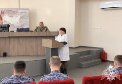 Росгвардейцам напомнили меры профилактики сезонных инфекций в Астрахани Росгвардейцам напомнили меры профилактики сезонных инфекций в Астрахани