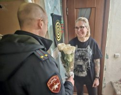 Представители Росгвардии поздравили с Днем матери вдов и матерей погибших сотрудников и военнослужащих ведомства Представители Росгвардии поздравили с Днем матери вдов и матерей погибших сотрудников и военнослужащих ведомства