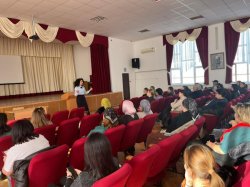 В Карачаево-Черкесии полицейские и члены Общественного совета провели встречу с родителями студентов по профилактике незаконного оборота наркотиков В Карачаево-Черкесии полицейские и члены Общественного совета провели встречу с родителями студентов по профилактике незаконного оборота наркотиков