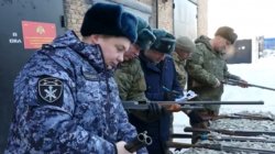 Росгвардия передала очередную партию гражданского оружия для нужд Министерства обороны РФ в Омске Росгвардия передала очередную партию гражданского оружия для нужд Министерства обороны РФ в Омске