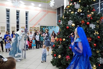 Дети ульяновских росгвардейцев посетили новогоднее представление Дети ульяновских росгвардейцев посетили новогоднее представление