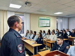 Транспортные полицейские Мордовии провели профориентационное мероприятие для будущих юристов Транспортные полицейские Мордовии провели профориентационное мероприятие для будущих юристов