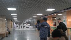 «Ёлка желаний»: Росгвардия исполнила новогоднюю мечту трёх сирот из Нарьян-Мара «Ёлка желаний»: Росгвардия исполнила новогоднюю мечту трёх сирот из Нарьян-Мара