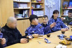 Офицеры СОБР Росгвардии поздравили подшефных ямальских кадет с наступающим Новым Годом Офицеры СОБР Росгвардии поздравили подшефных ямальских кадет с наступающим Новым Годом