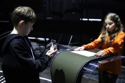 Сотрудники вневедомственной охраны Главного управления Росгвардии по городу Москве провели экскурсию для детей своих коллег в музее телевизионного иск Сотрудники вневедомственной охраны Главного управления Росгвардии по городу Москве провели экскурсию для детей своих коллег в музее телевизионного иск