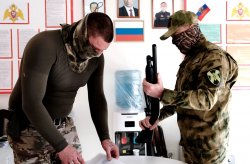 Охотничьи ружья передали на СВО в Запорожской области при участии Росгвардии