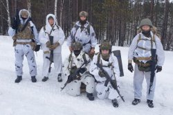 В Югре сотрудники ОМОН Росгвардии провели полевой выход В Югре сотрудники ОМОН Росгвардии провели полевой выход