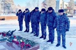 На Ямале росгвардейцы приняли участие в патриотических мероприятиях в честь 82-й годовщины победы под Сталинградом На Ямале росгвардейцы приняли участие в патриотических мероприятиях в честь 82-й годовщины победы под Сталинградом