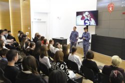 Росгвардия провела патриотическую встречу для ямальских школьников Росгвардия провела патриотическую встречу для ямальских школьников