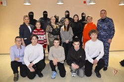 На Ямале продолжается "Неделя мужества": школьники и дошколята знакомятся с деятельностью Росгвардии На Ямале продолжается "Неделя мужества": школьники и дошколята знакомятся с деятельностью Росгвардии