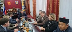 В калмыцком парламенте будет создана депутатская рабочая группа по подготовке к III Международному буддийскому форуму В калмыцком парламенте будет создана депутатская рабочая группа по подготовке к III Международному буддийскому форуму