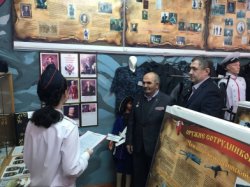 Начальник ОМВД России по Усть-Джегутинскому району Мурат Чотчаев и председатель Совета ветеранов ОВД Умар Урусов посетили Музей полиции в «Лицее №1» Начальник ОМВД России по Усть-Джегутинскому району Мурат Чотчаев и председатель Совета ветеранов ОВД Умар Урусов посетили Музей полиции в «Лицее №1»