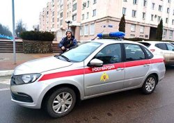 Сотрудник вневедомственной охраны. Росгвардия вневедомственная охрана. Вневедомственная охрана боец. Росгвардия охрана. Сотрудник вневедомственной охраны.