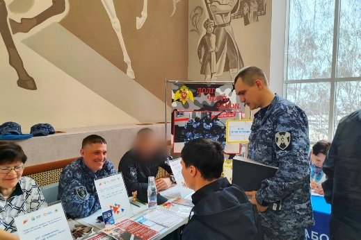 Ульяновские росгвардейцы приняли участие во Всероссийской ярмарке вакансий Ульяновские росгвардейцы приняли участие во Всероссийской ярмарке вакансий