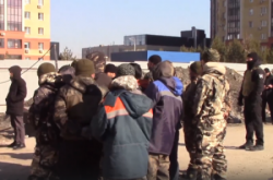 Росгвардия зачистила стройки Омска от агрессивных "ценных специалистов" Росгвардия зачистила стройки Омска от агрессивных "ценных специалистов"