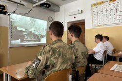 Курсанты Росгвардии рассказали грозненским школьникам о ведомственных вузах