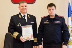 Начальник Управления Росгвардии по Тюменской области поздравил специалистов рыбоохраны с 91-летием службы Начальник Управления Росгвардии по Тюменской области поздравил специалистов рыбоохраны с 91-летием службы