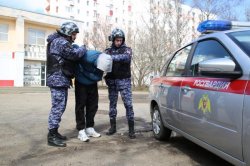 В Мордовии росгвардецы задержали ревнивого гражданина с топором В Мордовии росгвардецы задержали ревнивого гражданина с топором