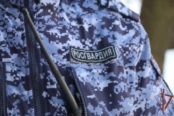 Пьяный дебошир с ножом устроил хаос в банке Сургута: росгвардейцы предотвратили трагедию Пьяный дебошир с ножом устроил хаос в банке Сургута: росгвардейцы предотвратили трагедию
