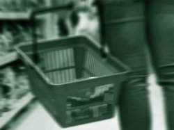 Молодая новгородка предстанет перед судом за серию краж продуктов и парфюмерии Молодая новгородка предстанет перед судом за серию краж продуктов и парфюмерии