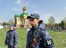 В Омской области сотрудники Росгвардии обеспечили правопорядок в Радоницу В Омской области сотрудники Росгвардии обеспечили правопорядок в Радоницу