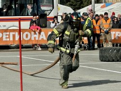 Бойцы СОБР «Карху» продемонстрировали свои навыки на полосе препятствий Бойцы СОБР «Карху» продемонстрировали свои навыки на полосе препятствий