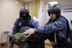 На Колыме росгвардейцы приняли участие во всероссийских учениях на объектах образования