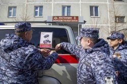 «Бессмертный автополк» на Ямале: росгвардейцы присоединились к патриотической акции к юбилею Победы «Бессмертный автополк» на Ямале: росгвардейцы присоединились к патриотической акции к юбилею Победы