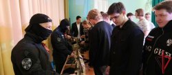 Сотрудники спецподразделения Росгвардии провели занятие для московских школьников Сотрудники спецподразделения Росгвардии провели занятие для московских школьников