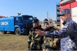 Совместные тренировки Росгвардии и МЧС состоялись в Тюменской области Совместные тренировки Росгвардии и МЧС состоялись в Тюменской области