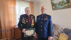 Руководитель следственного управления СК России по КЧР посетил ветерана Великовой Отечественной войны Руководитель следственного управления СК России по КЧР посетил ветерана Великовой Отечественной войны