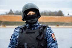 Новгородские росгвардейцы задержали неадекватного мужчину на территории образовательного учреждения Новгородские росгвардейцы задержали неадекватного мужчину на территории образовательного учреждения