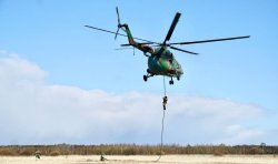 Спецназ Росгвардии отработал навыки десантирования в Карелии Спецназ Росгвардии отработал навыки десантирования в Карелии