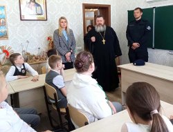 В Орле учащиеся гимназии встретились с росгвардейцами В Орле учащиеся гимназии встретились с росгвардейцами