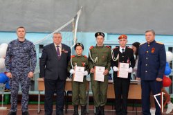 В Зауралье росгвардейцы, ветераны и кадеты принимают участие в мероприятиях к 80-летию Великой Победы В Зауралье росгвардейцы, ветераны и кадеты принимают участие в мероприятиях к 80-летию Великой Победы